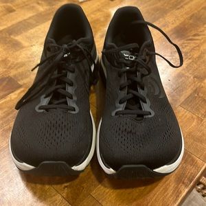 Women’s Topo Ultrafly 4 size 9